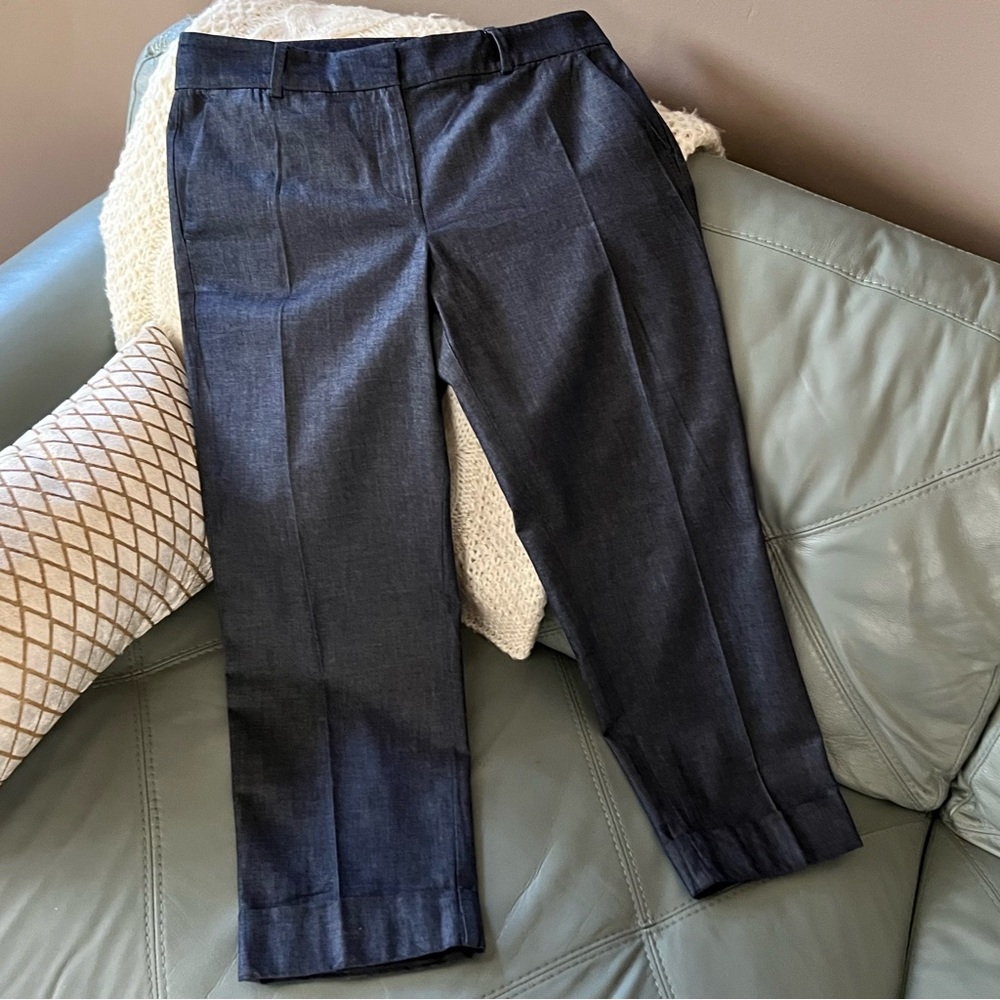 NWOT Gorgeous Pleated ANN TAYLOR Factory DARK CHAMBRAY CROPPED Ankle TROUSERS 4 - Picture 3 of 14